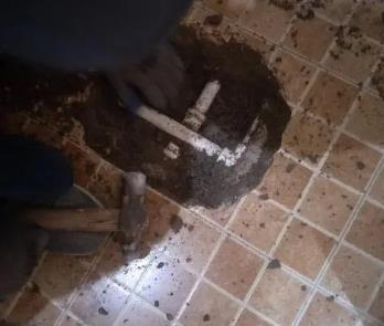 丰台卫生间漏水维修公司为您分享下卫生间渗水如何处理及注意事项